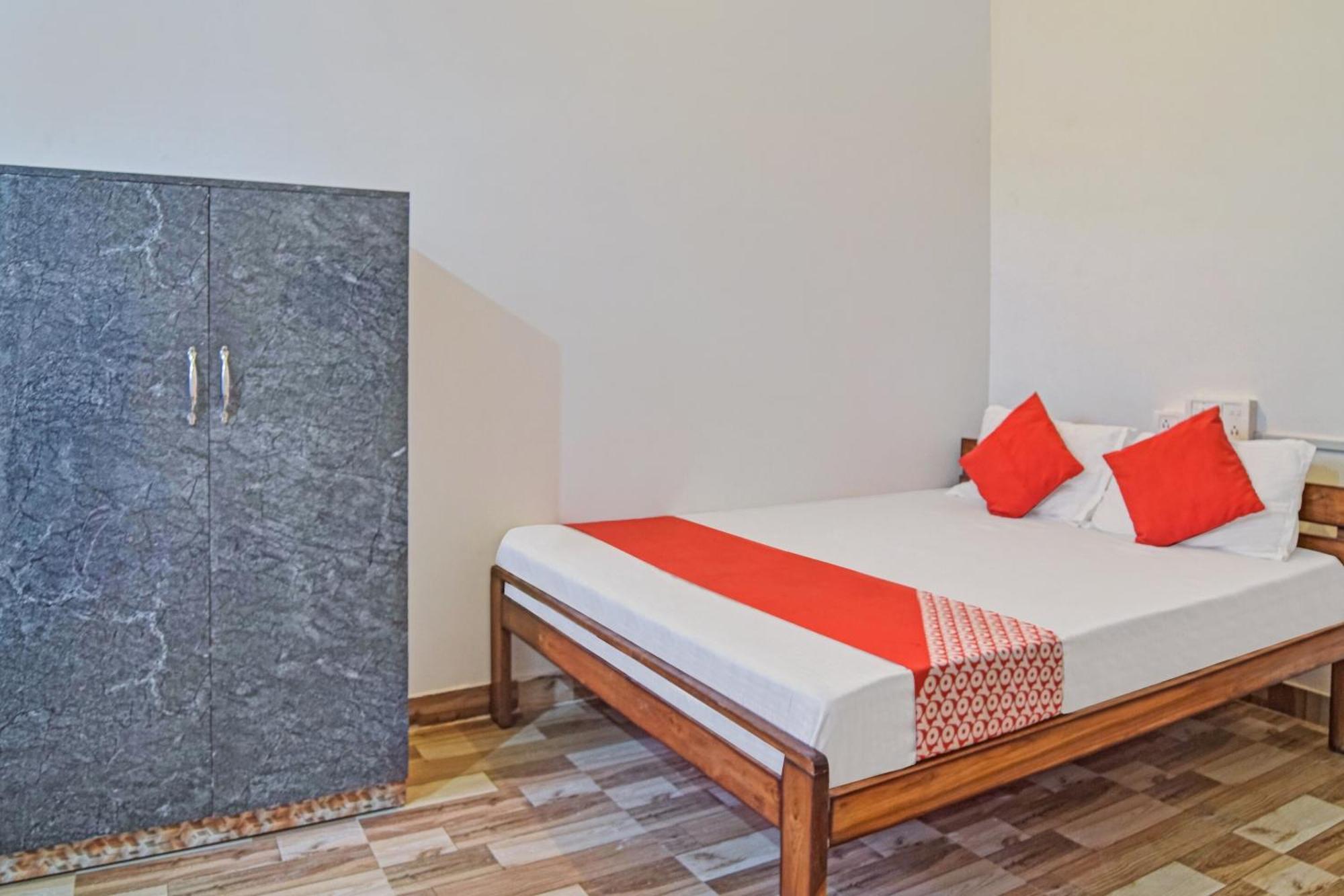 Spot On Jp Guest House Kaharpara Luaran gambar